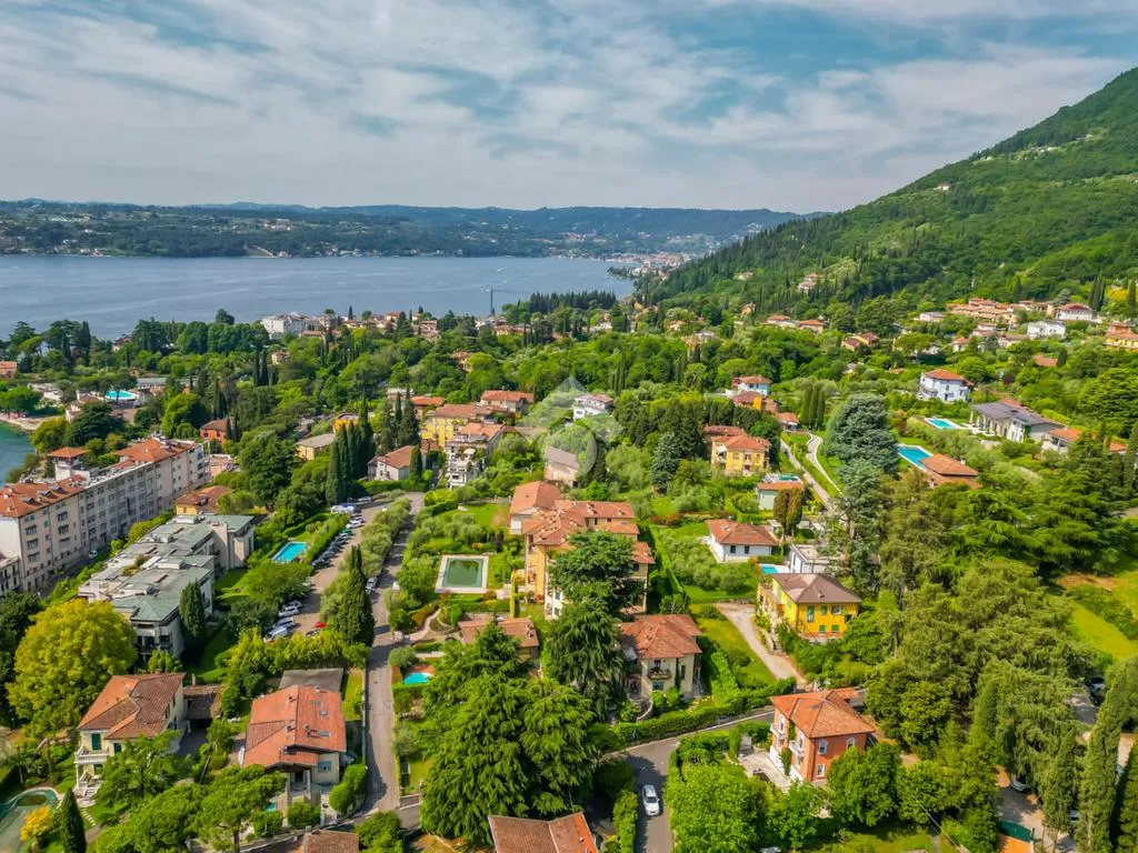 Vista aerea - Studio Apartment with Lake View in Gardone Riviera