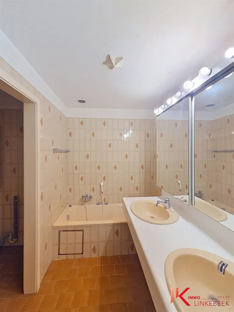 Vannitoad - 3-Bedroom Apartment with Terraces in Uccle