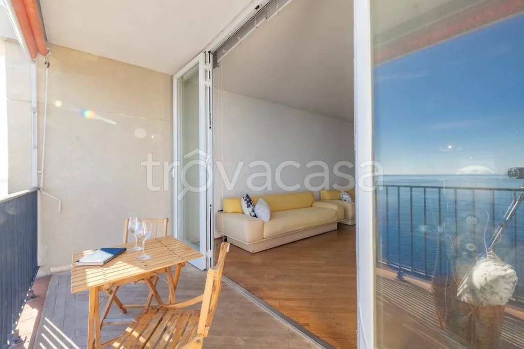 Balcone - Luxury Flat with Seafront Balcony in Bordighera