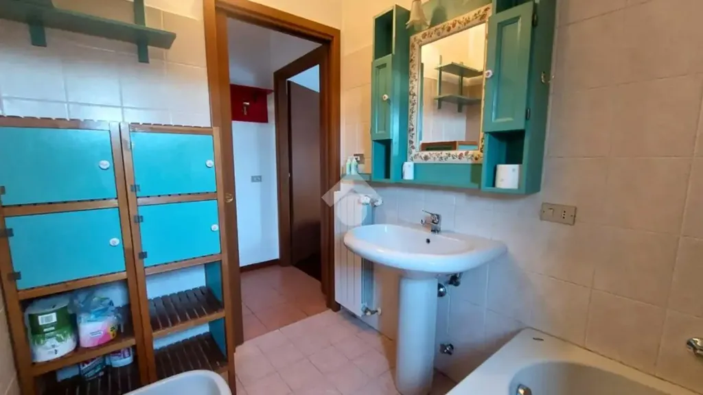 Vannitoad - Top-Floor Flat with Balconies in Vittuone