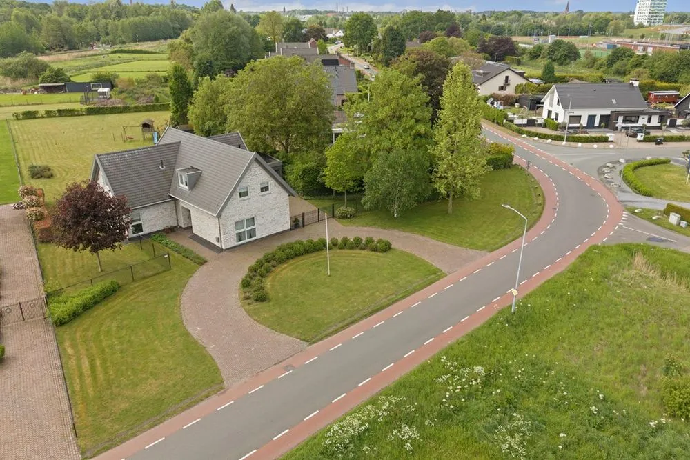 Õhuvaade - Eco-Friendly Villa with Solar Panels in Venlo