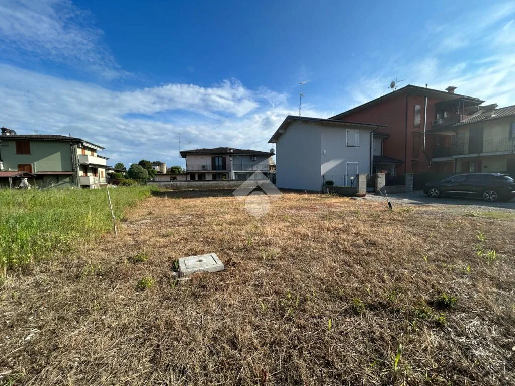 Aed - Buildable Residential Plot in Soncino