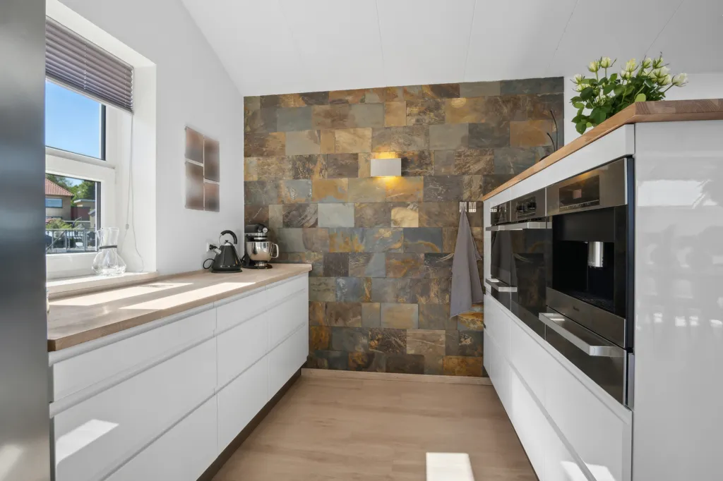 Cuisine - Architectural House with Water View in Aabenraa