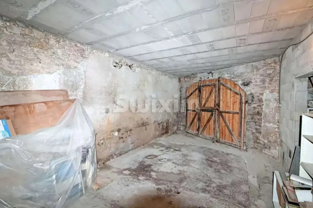 Pièces - Maison de Charme avec Poutres Apparentes à Ornans