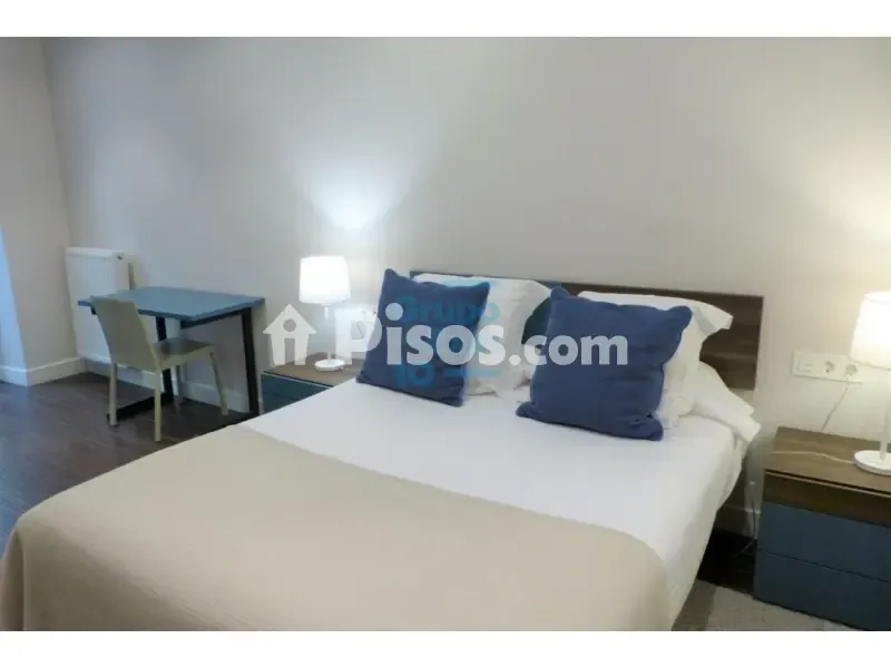 Magamistoad - Apartment with Balcony in Gros
