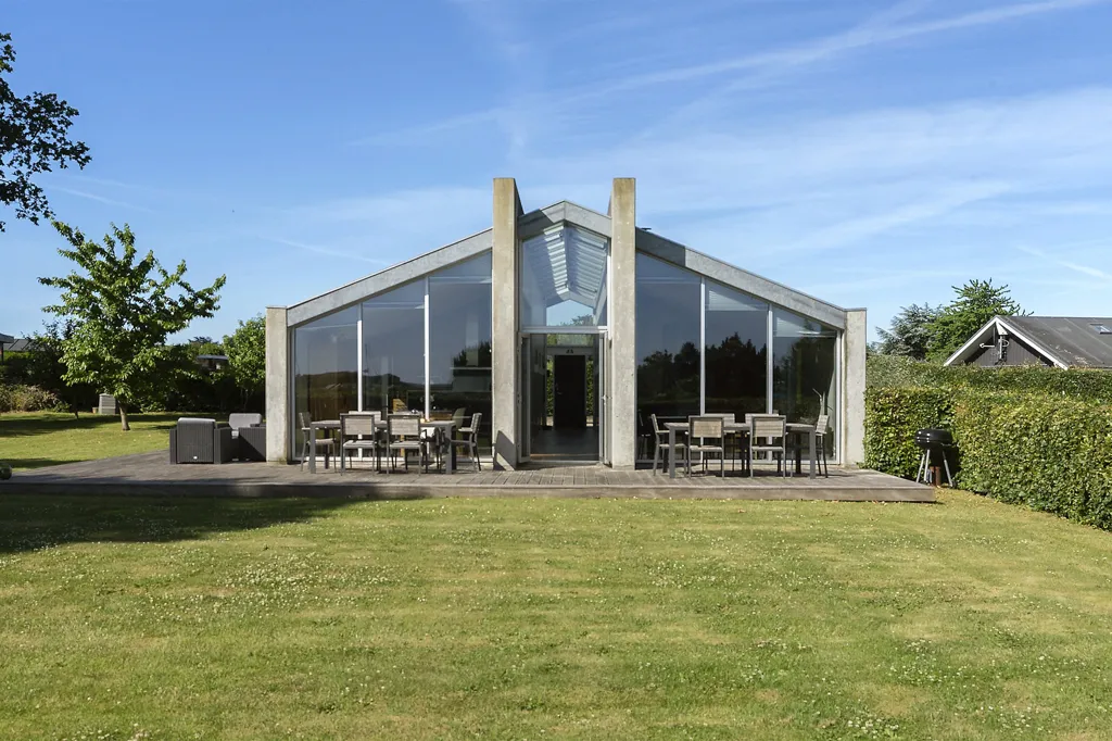 Esterno - Architectural Holiday Home with Water View in Snaptun