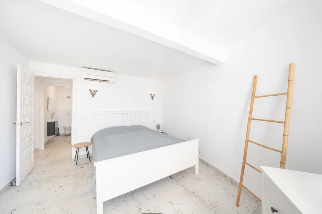Chambres - Chalet with Sea View and Pool in Cap Martí