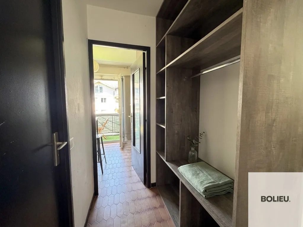 Stanze - Studio with Balcony in Annemasse