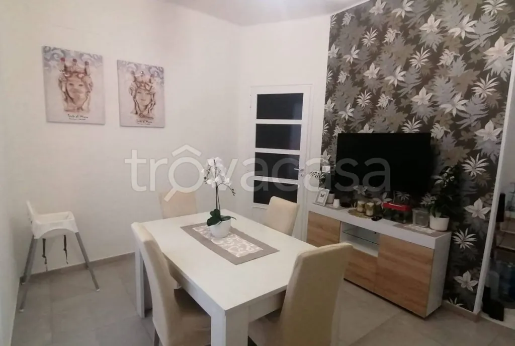 Söögituba - Rustic Apartment with Balcony in Venaria Reale