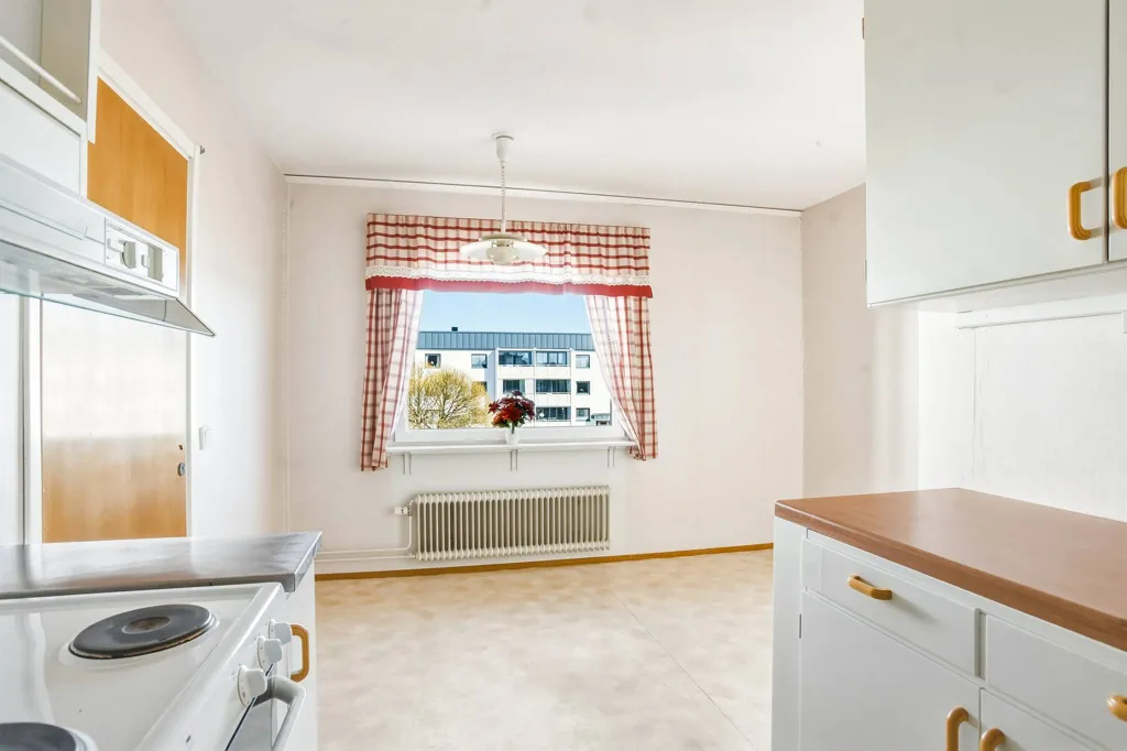 Köök - Apartment with South-Facing Balcony in Västerbotten