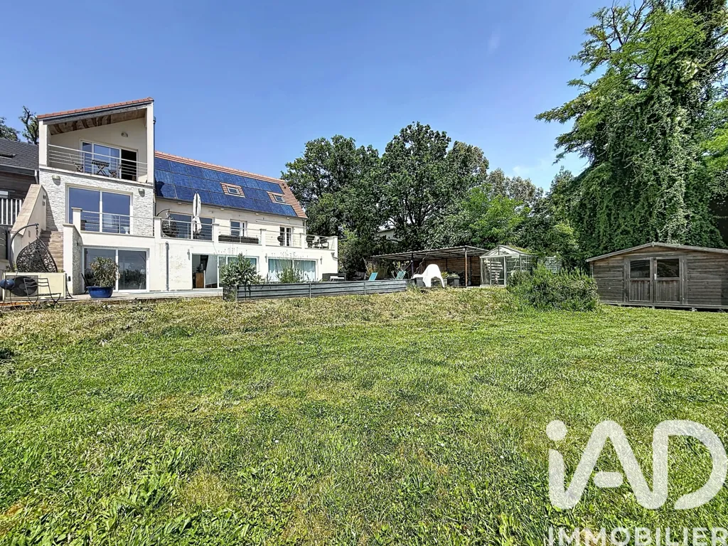Jardin - Maison d'Architecte avec Piscine à Linas