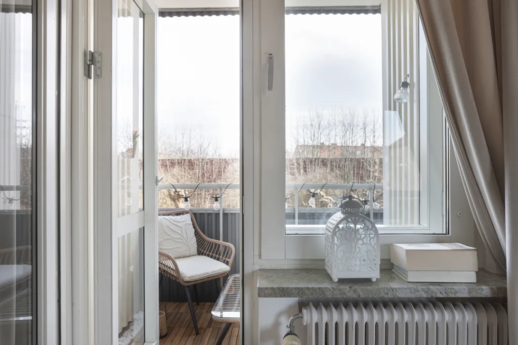 Rõdu - Apartment with Three-Aspect Windows in Stockholm
