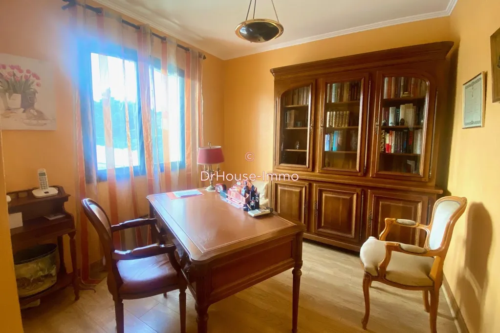 Kabinet - Traditional Villa with Pool in Lavalette