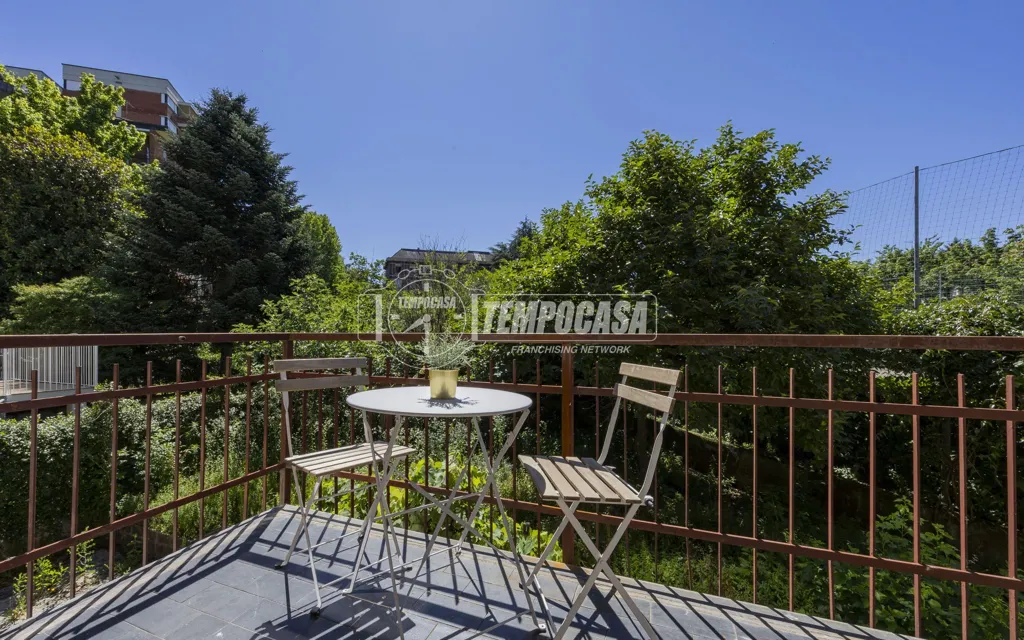 Balcone - Fully Rented Flat with Balcony in Milan