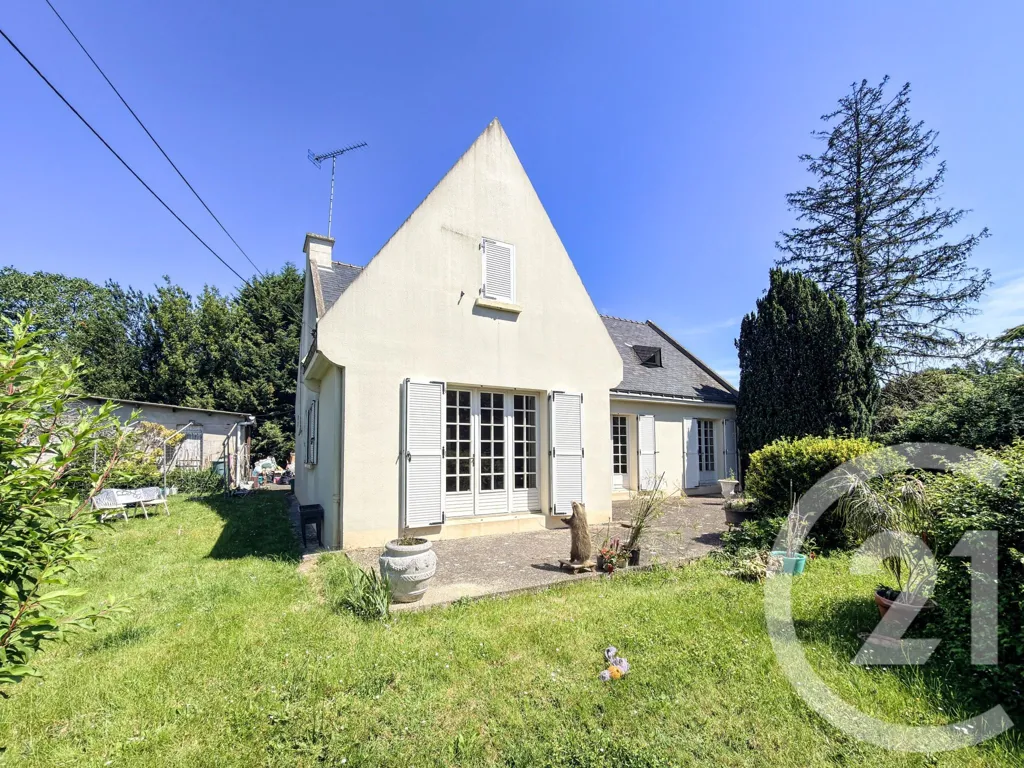 Välivaade - Renovable House with Amenable Loft in Blain
