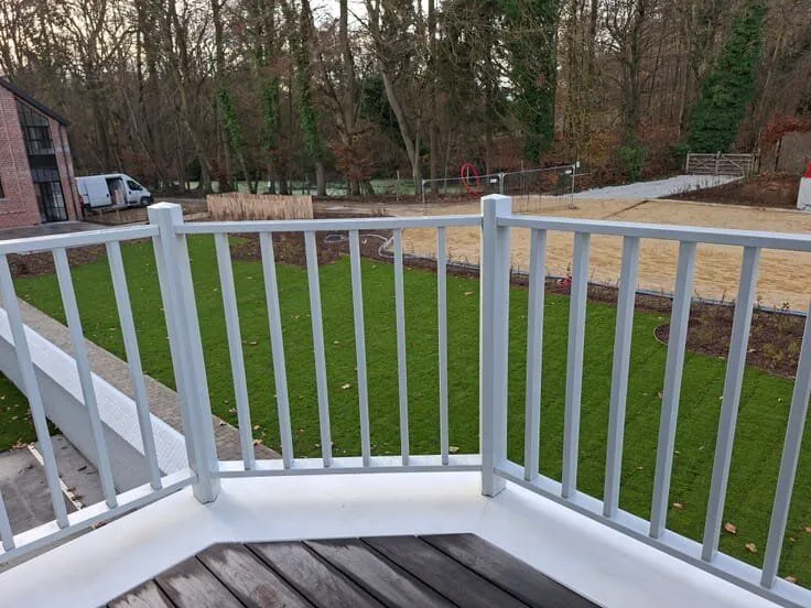Balcon - Appartement Neuf avec Terrasse au Cœur de Lasne