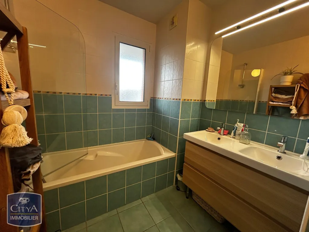 Salles de bain - Appartement Lumineux avec Terrasse à Dax