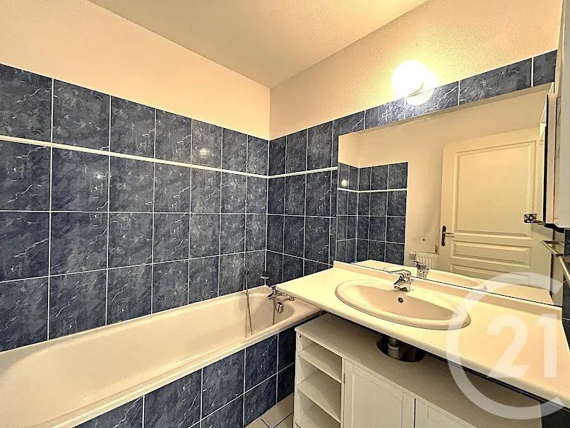 Vannitoad - 3-Bedroom Apartment with Balcony in Strasbourg