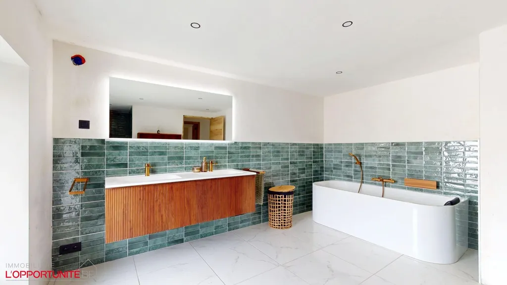 Bathrooms - Renovated 3-Faced House in Romerée