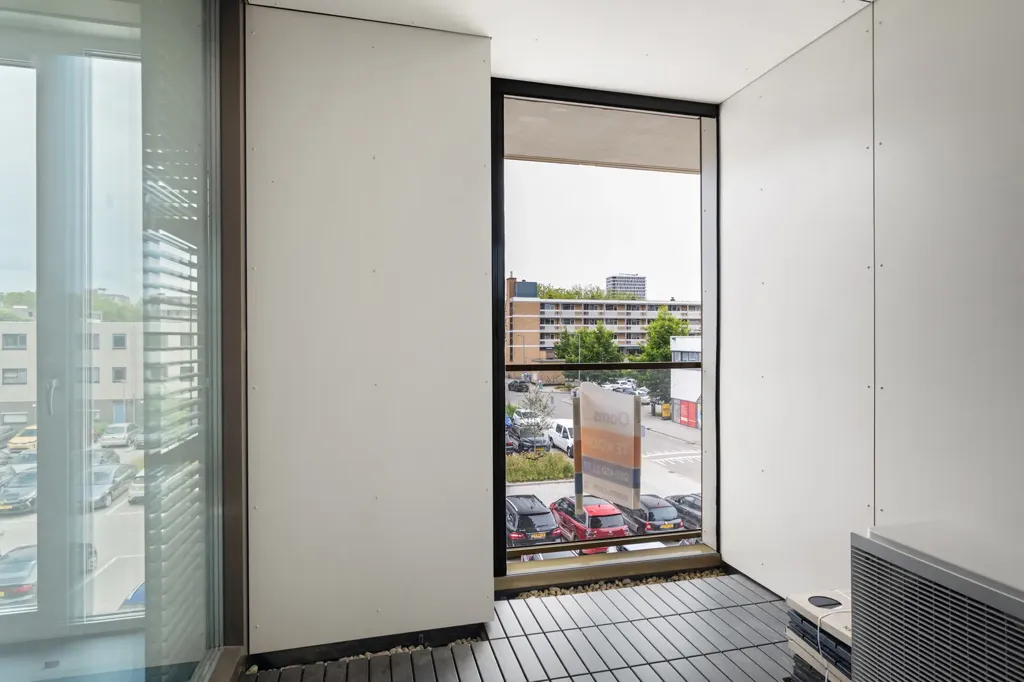 Rõdu - Newly Built Portiekflat with Loggia in Rotterdam