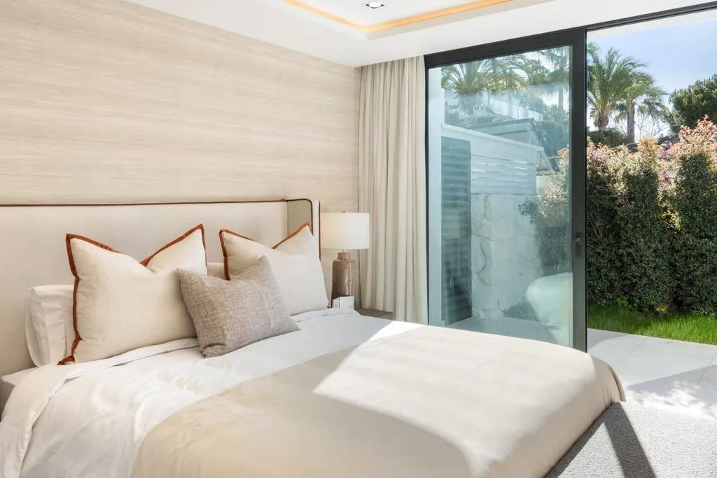 Magamistoad - Contemporary Villa with Pool in Nueva Andalucia