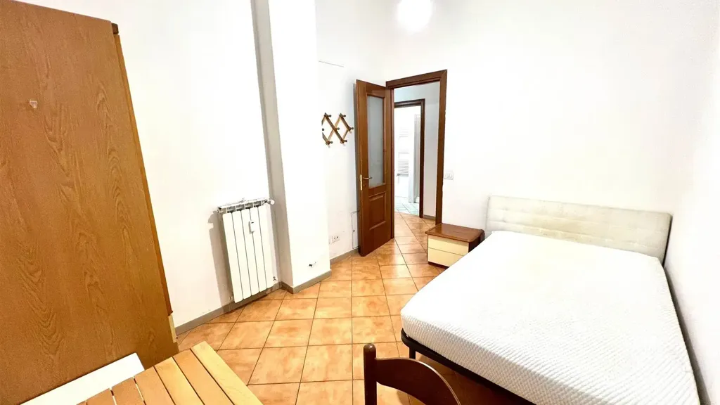 Chambres - Trilocale with Large Windows in Florence