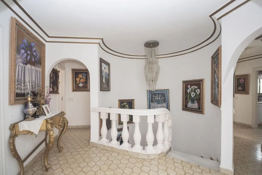 Entrée - Luxury Villa with Pool in Marbella Centre
