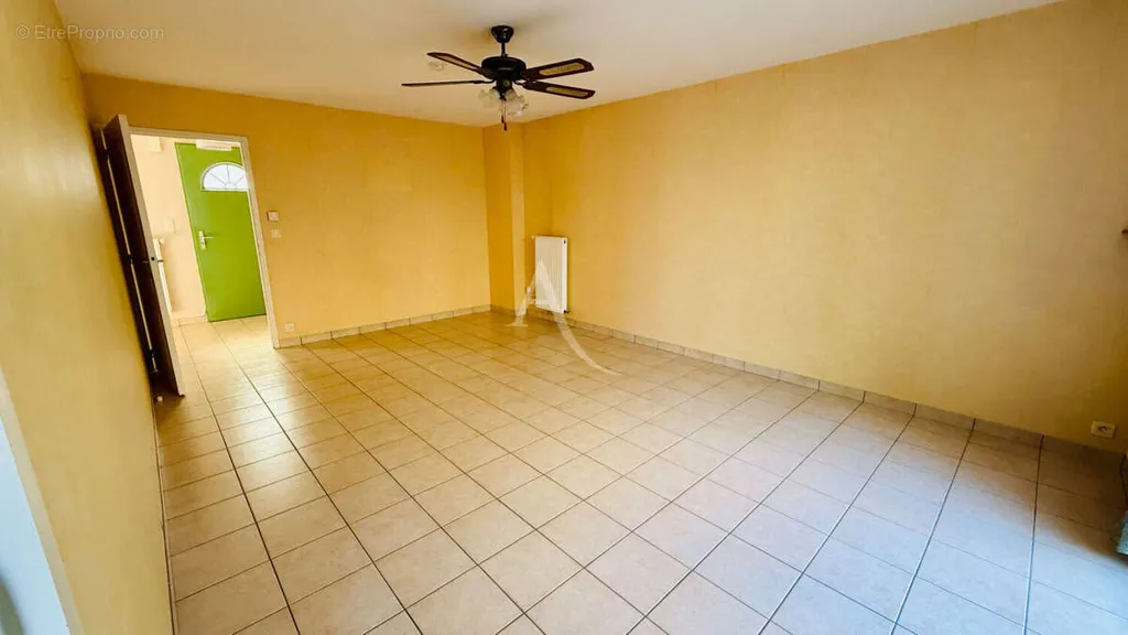 Stanze - Maintained House with Garden in Bourg sous la Roche