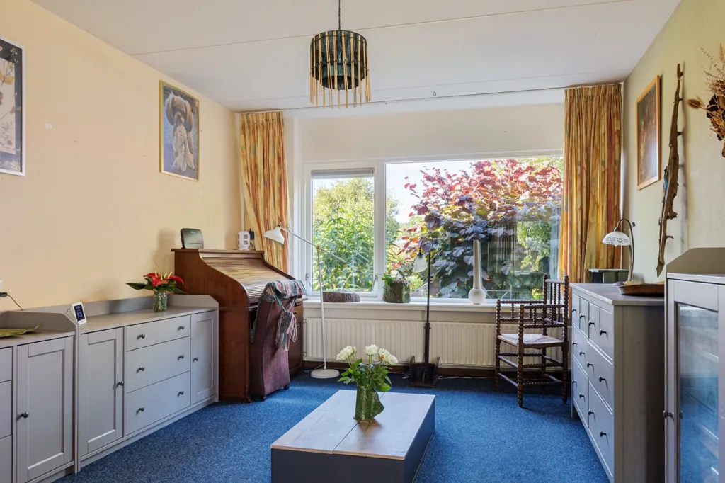 Office - Spacious Semi-detached House with Garden in Ie