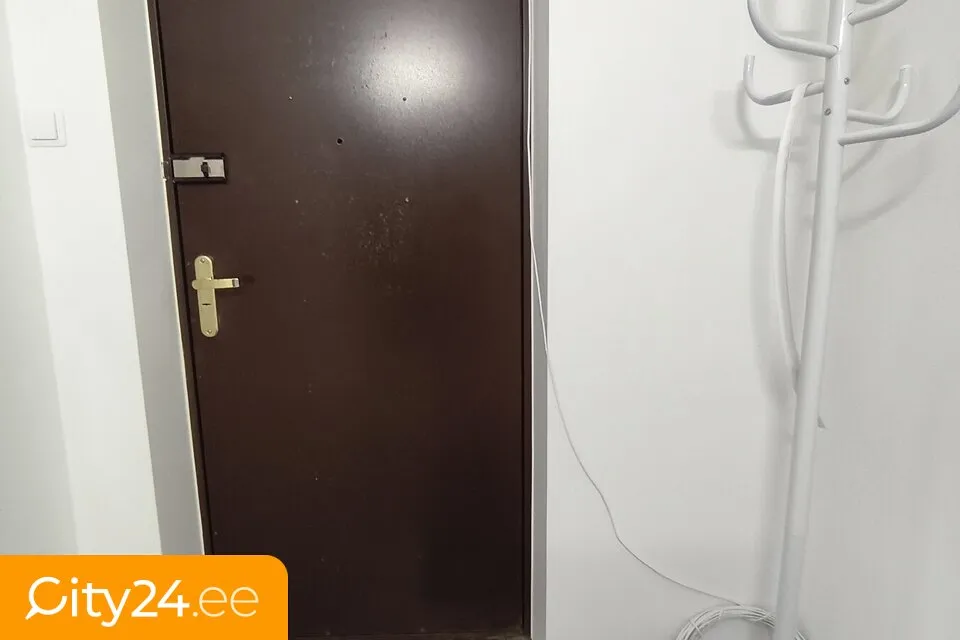 hallway_entrance