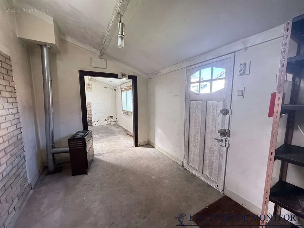 Hallway - Constructible Plot with Balcony in Méré