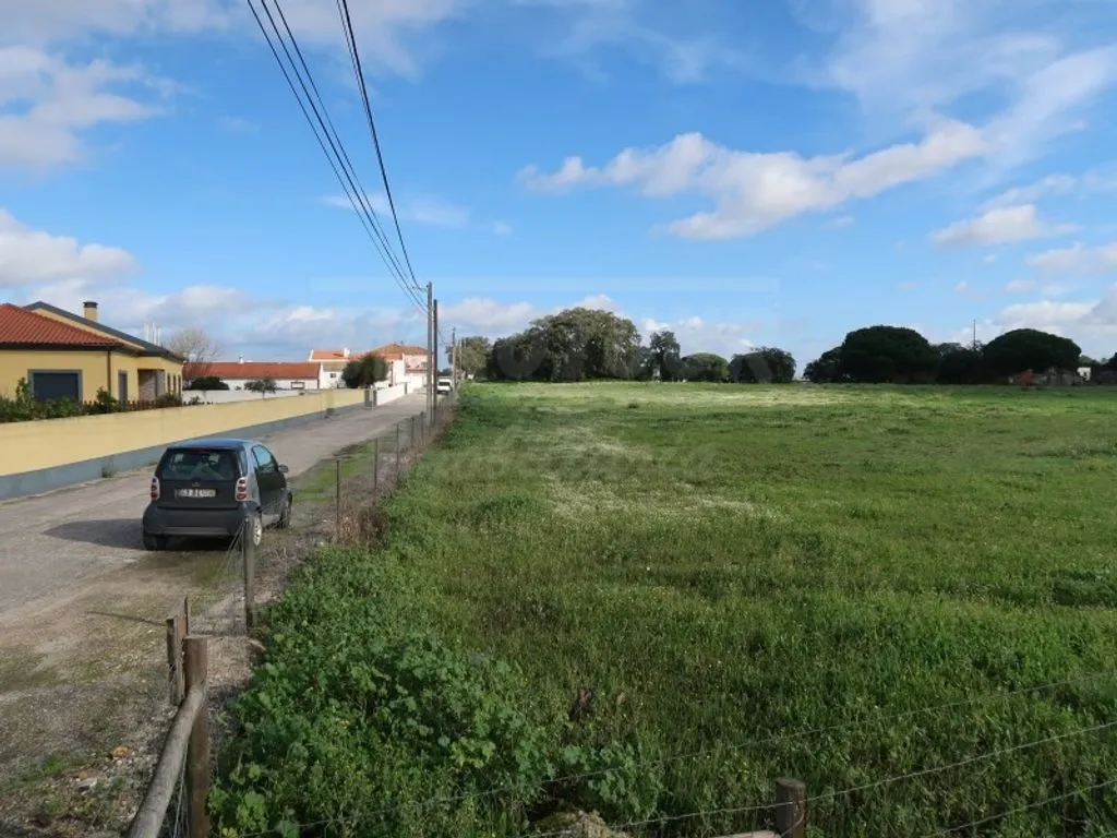 Aed - Development Land with Construction Capacity in Palmela