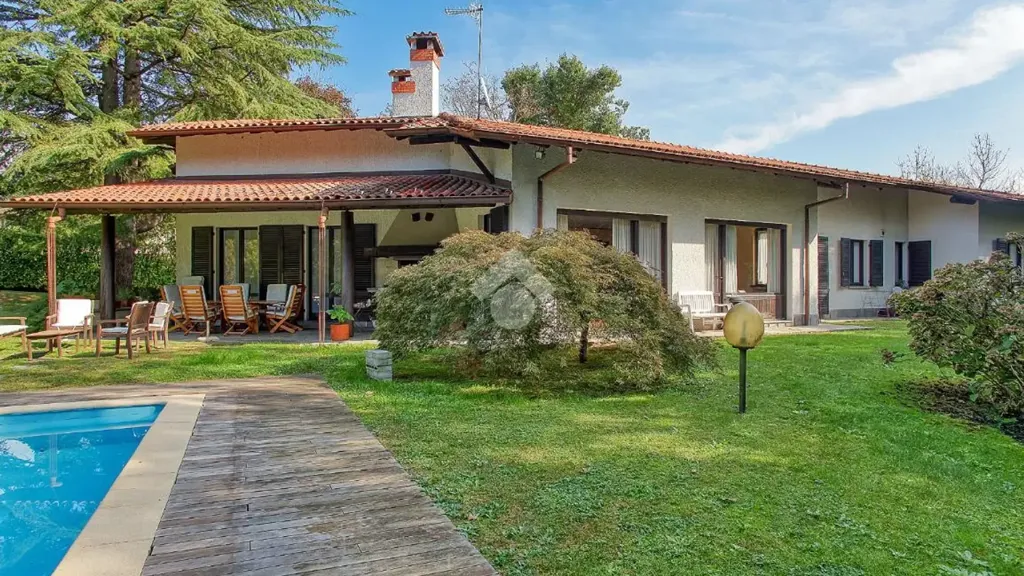 Bassein - Luxury Villa with Pool near Luvinate