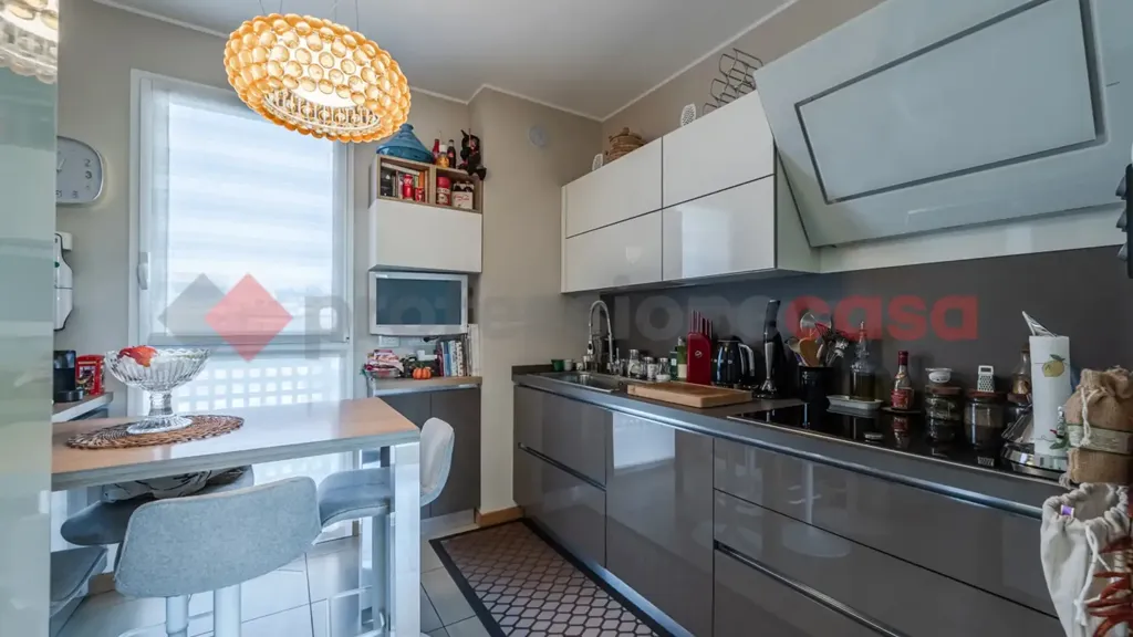 Cucina - Modern 3-Bedroom Apartment in Buccinasco
