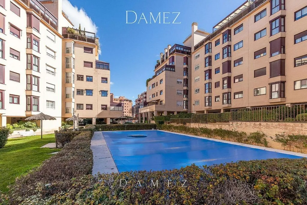 Bassein - Apartment with Pool in San Blas, Madrid