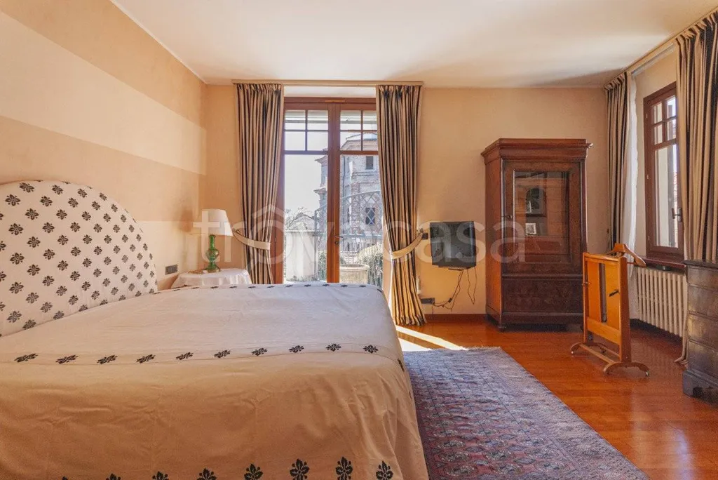 Chambres - Historic Villa with Panoramic Views in Grignasco