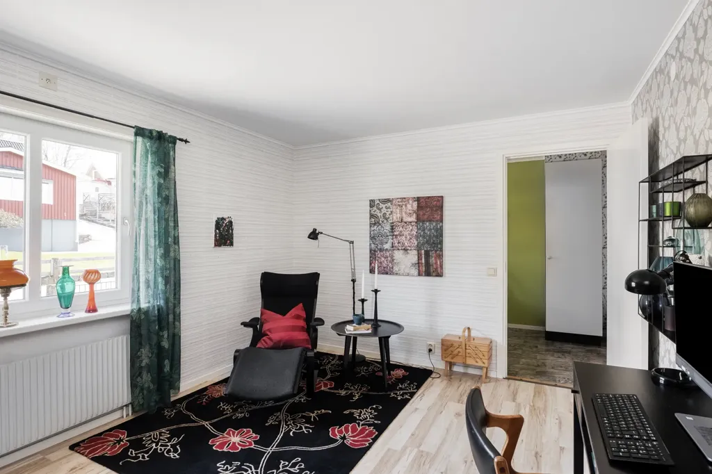 Bureau - Charming Villa with Garden in Blekinge