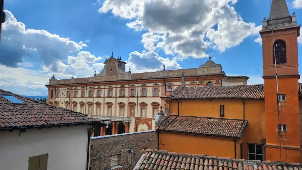 Jardin - Spacious Apartment with Palace View in Sassuolo