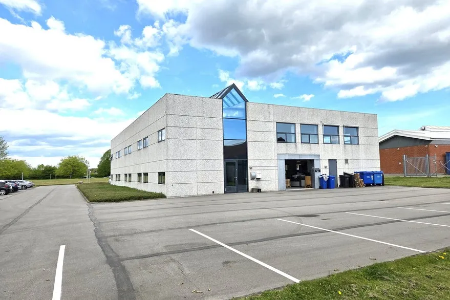 Extérieur - Warehouse with Offices in Vejle South