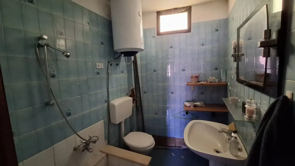 Bathrooms - Restored Farmhouse with Mountain View, Rocca Canavese