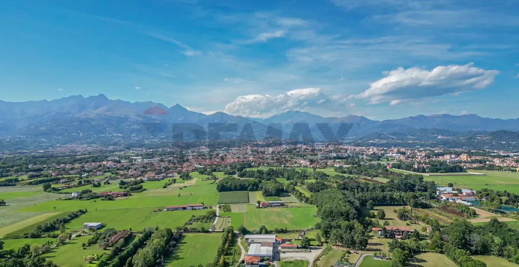 Industrial Warehouse with Expansion Potential in Sandigliano