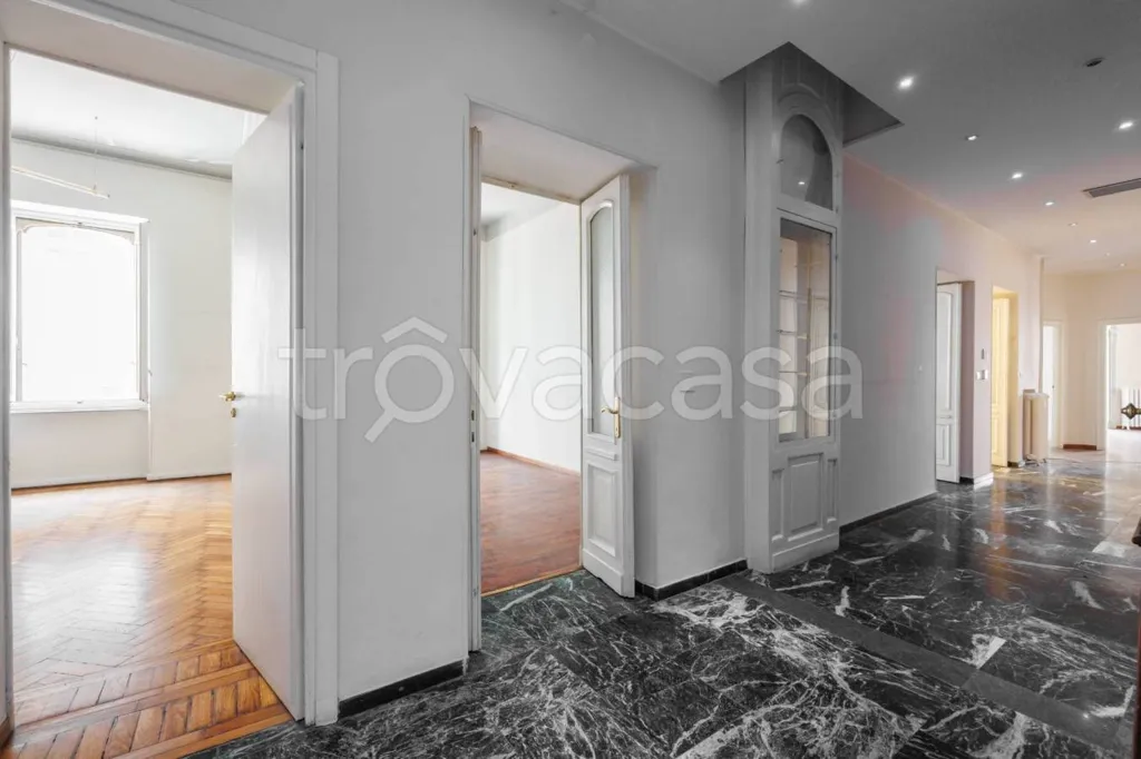 Hallway - Liberty Style Apartment with Bow Window in Turin