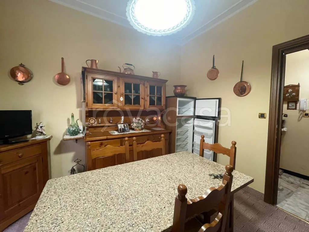 Salle à manger - Bright Apartment with Balcony in Pinerolo