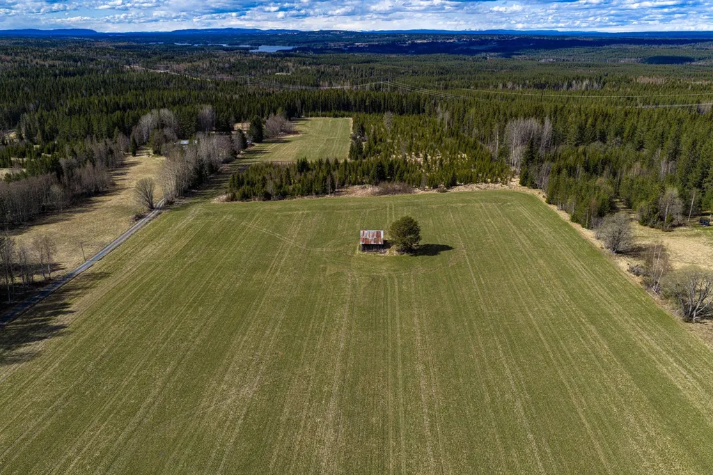 Õhuvaade - Farm with Land near Ås, Jämtland