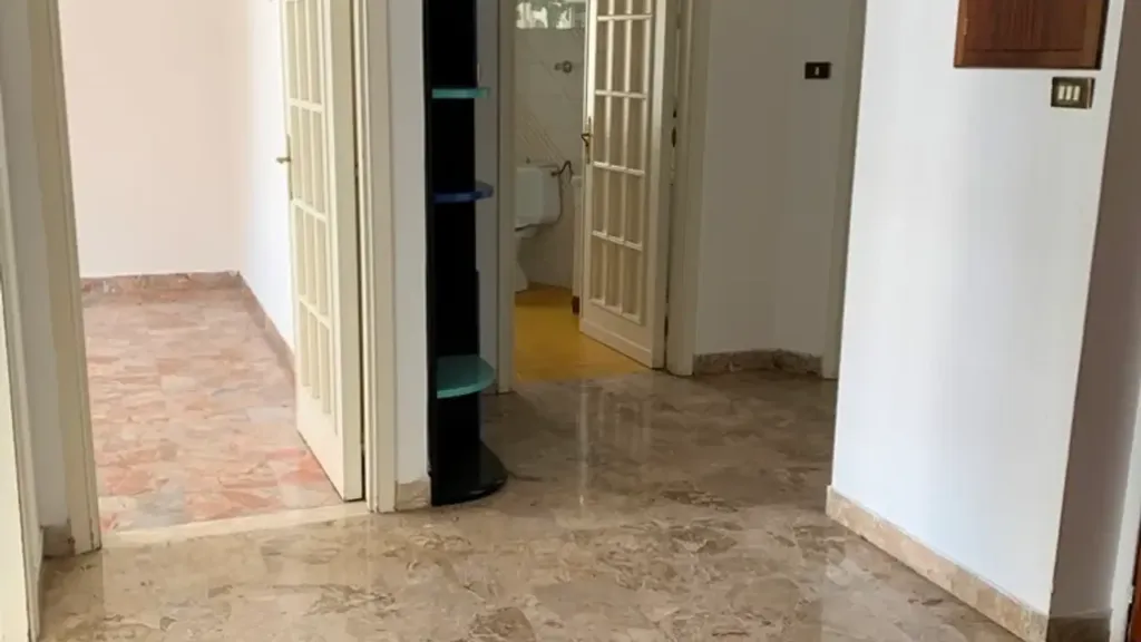 Entrée - Bright Apartment with Balcony in Cosenza