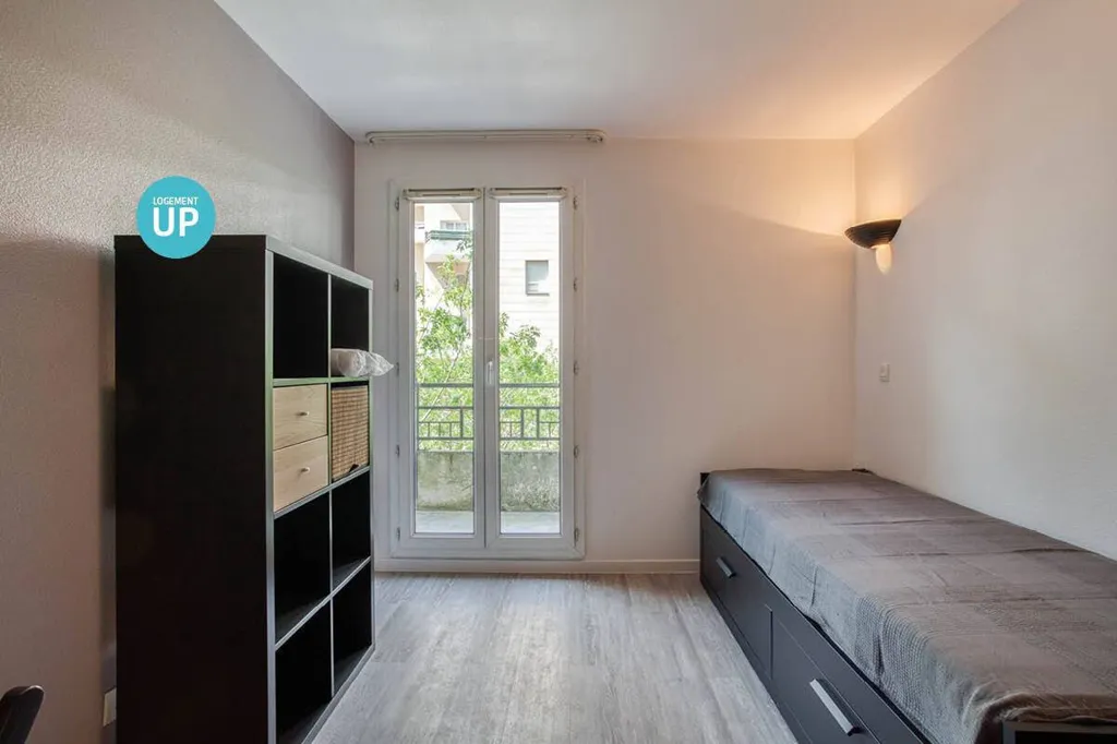 1-toaline korter asukohas Courbevoie