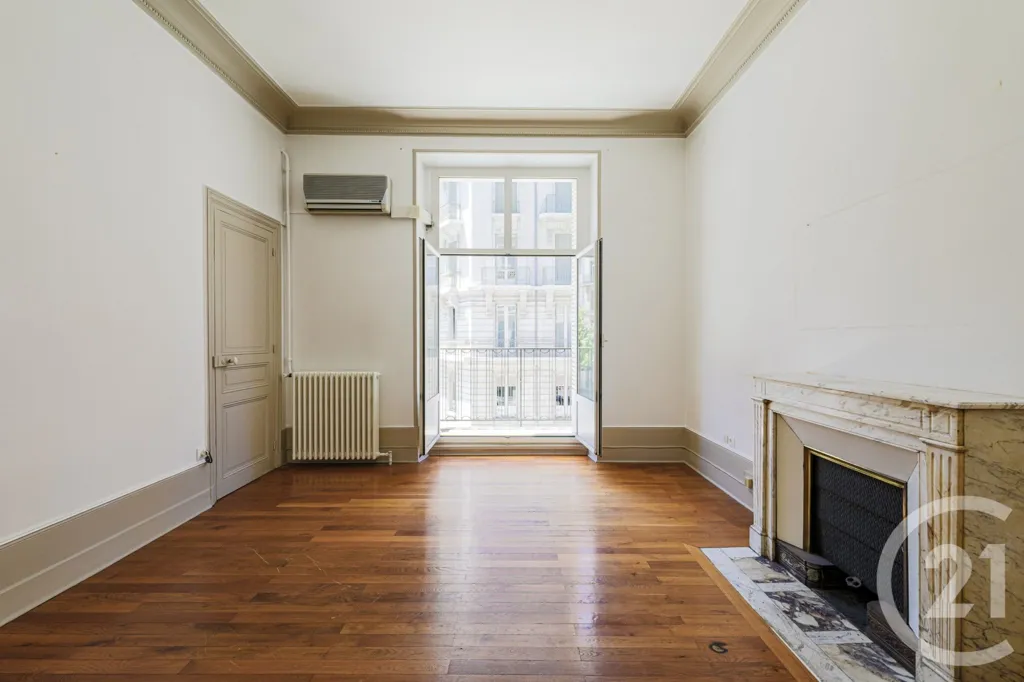 Soggiorno - 6-Piece Flat with Balcony in Grenoble