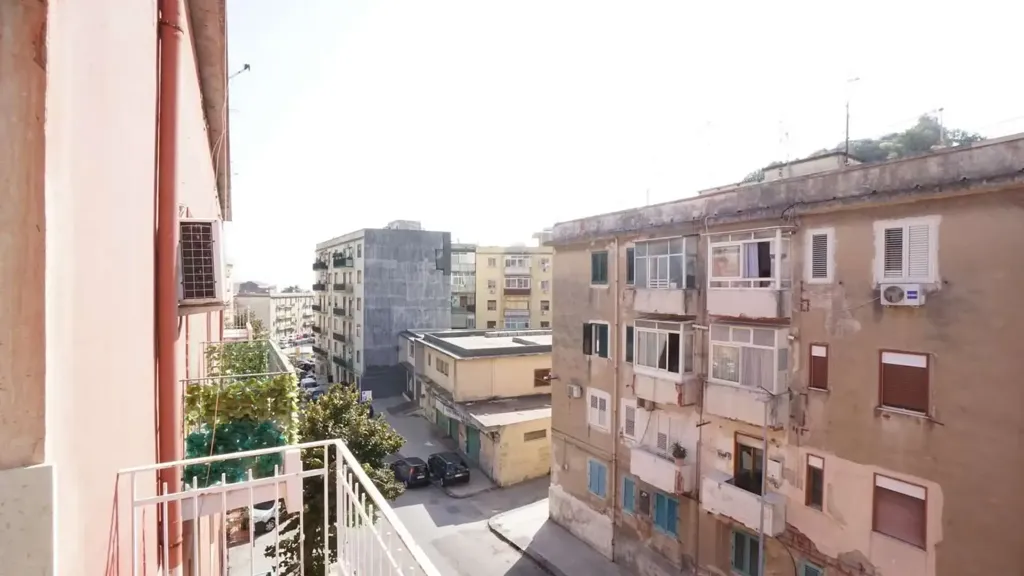 Rõdu - 2-Bedroom Apartment with Balcony in Messina