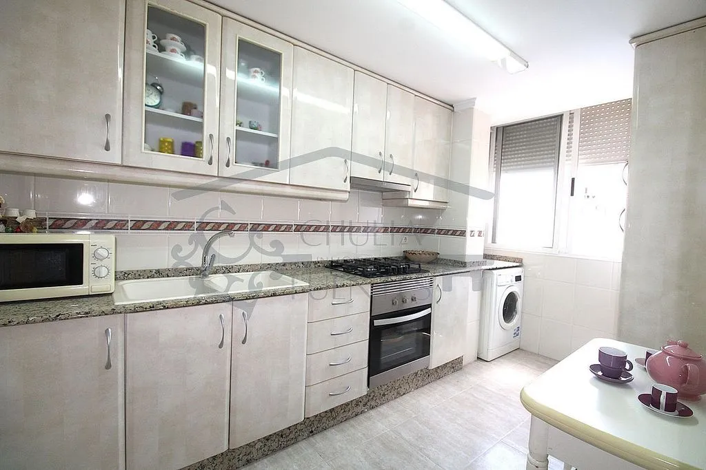 Kitchen - Apartment with Pool in Malvarrosa, Valencia