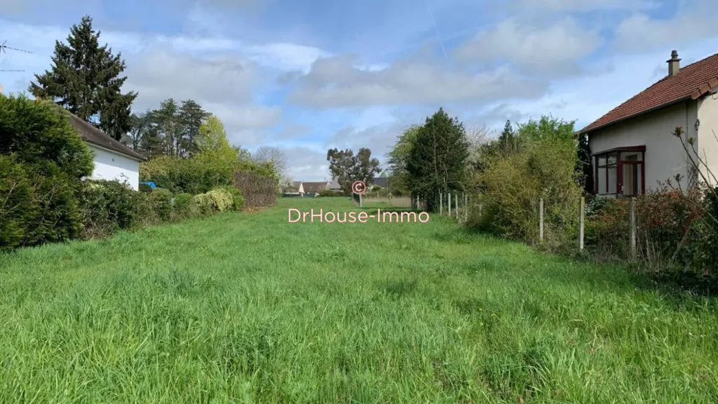 Garden - Constructible Plot with Natural Setting in Bennecourt